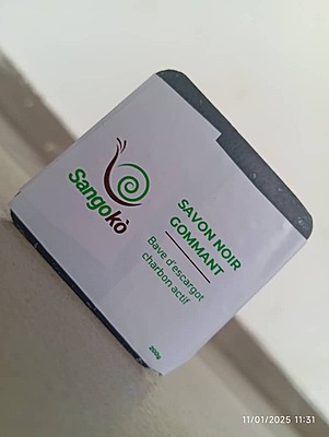 Savon Purifiant au Charbon Actif et à la Bave d'Escargot